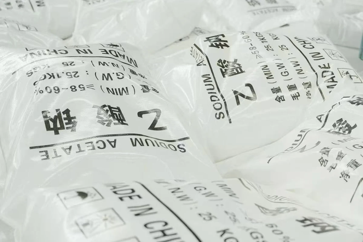 25 公斤袋装乙酸钠出口包装 / Sodium acetate export packaging